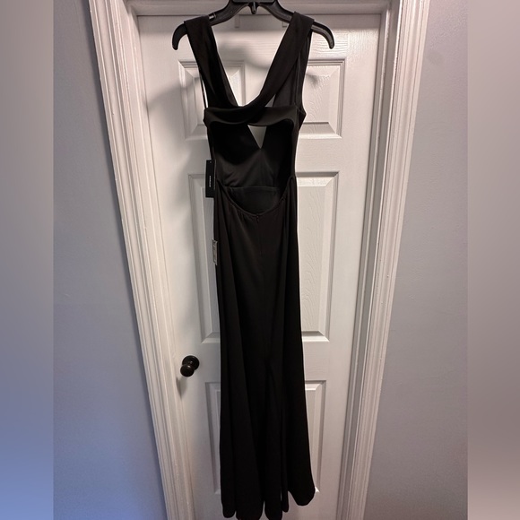 Heaven and Earth Black Maxi Dress - Picture 3 of 8